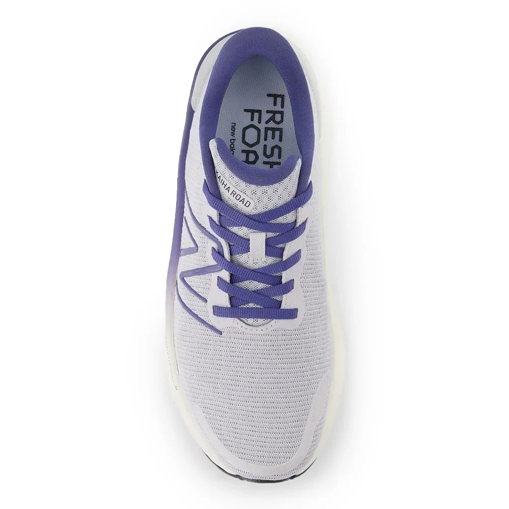 Vista superior do tênis New Balance Fresh Foam Feminino Roxo mesh respirável